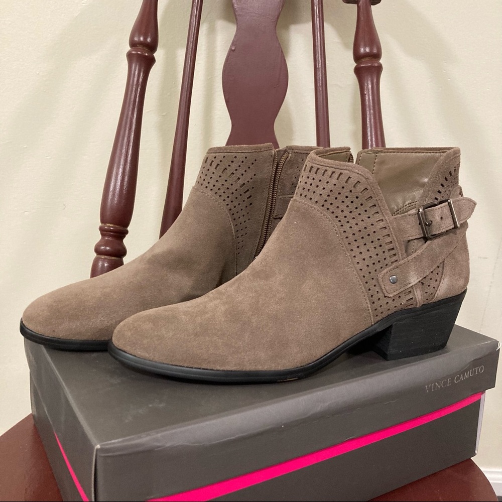 Vince Camuto 9.5